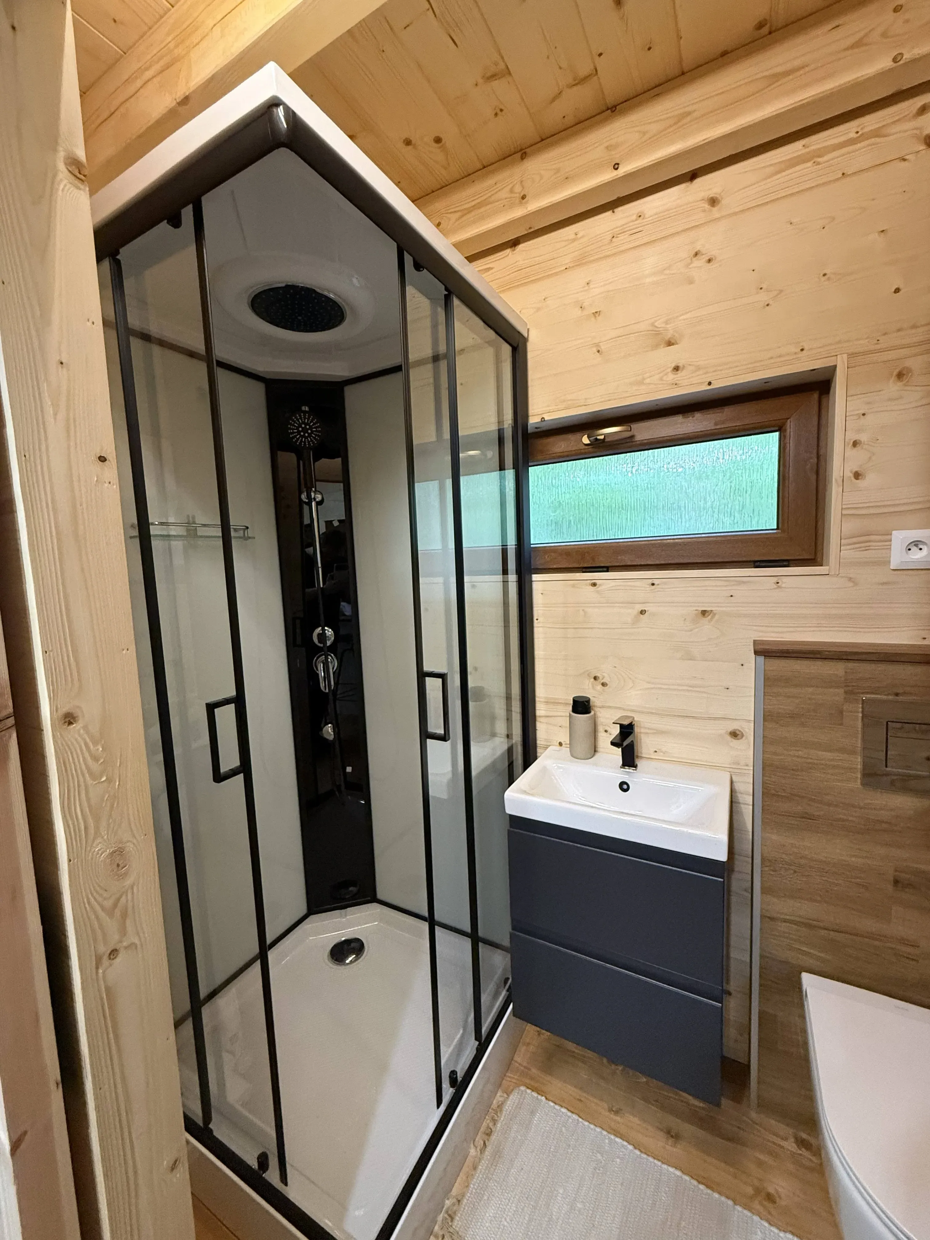 Krpahaus No°2 – sprcha